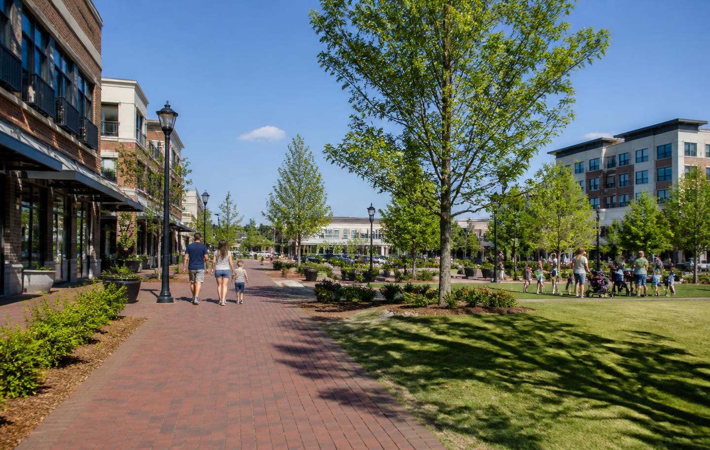 Walkable town-center greenspace and shops in Johns Creek, Georgia